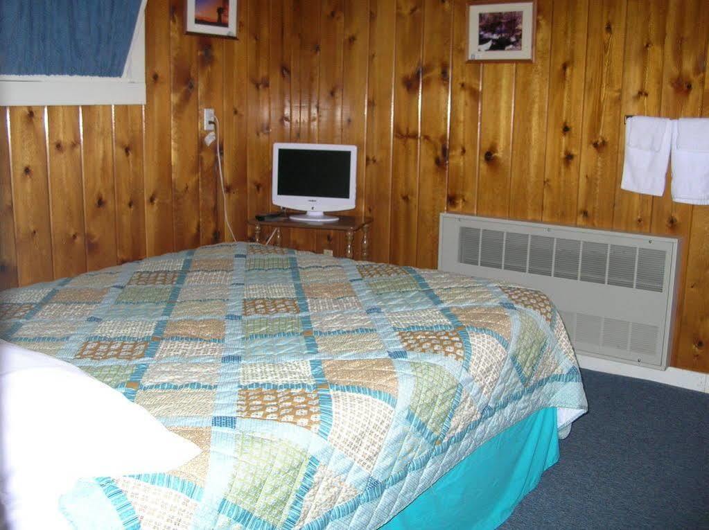 Little River Motel Saint Regis St. Regis Екстериор снимка