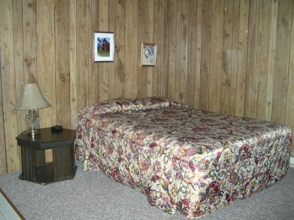 Little River Motel Saint Regis St. Regis Екстериор снимка
